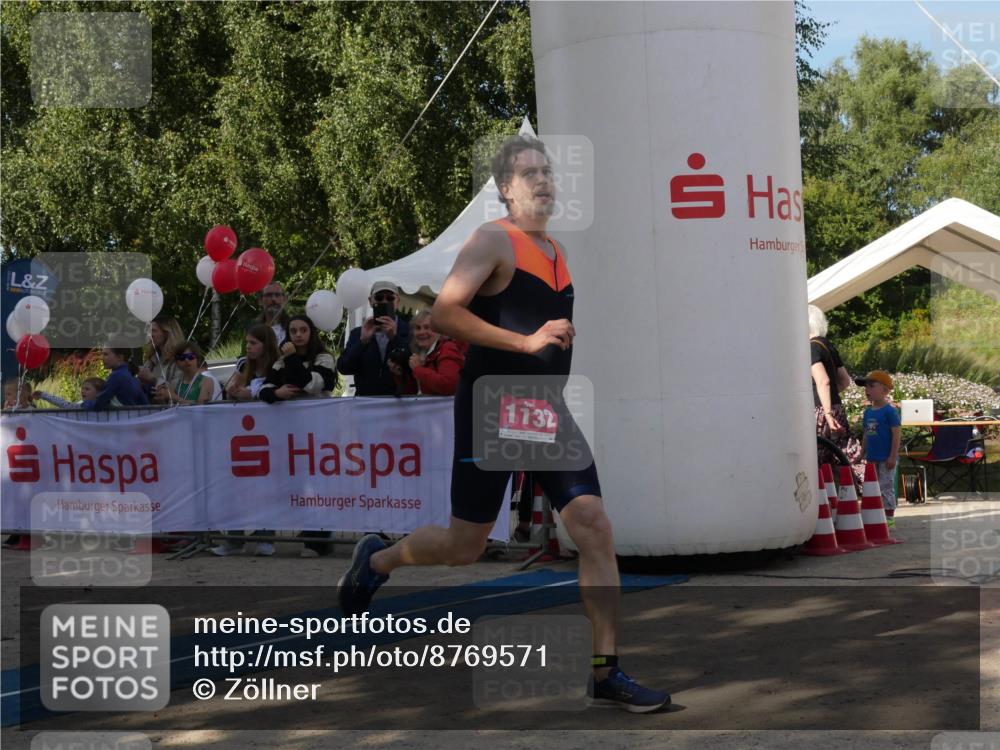 07.09.2025 - 19. Norderstedt Triathlon Zöllner http://msf.ph/oto/8769571 07.09.2025 10:42:05 Ziel 1132 meine-sportfotos.de