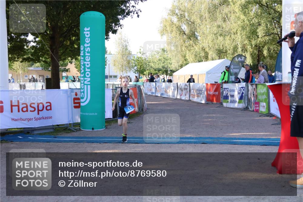 07.09.2025 - 19. Norderstedt Triathlon Zöllner http://msf.ph/oto/8769580 07.09.2025 09:12:58 Ziel 12 meine-sportfotos.de
