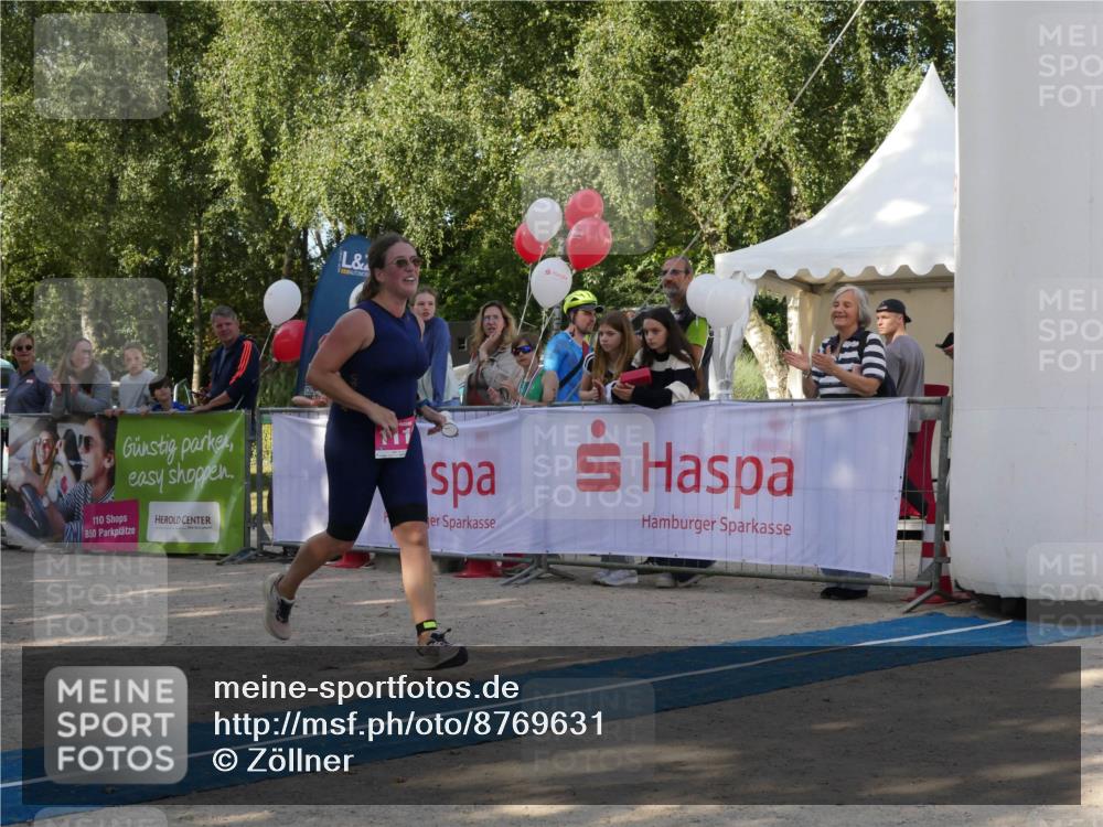 07.09.2025 - 19. Norderstedt Triathlon Zöllner http://msf.ph/oto/8769631 07.09.2025 10:45:38 Ziel 1111 meine-sportfotos.de