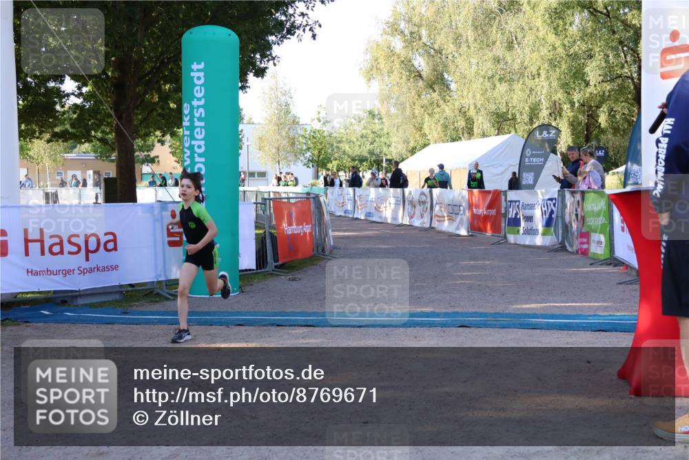 07.09.2025 - 19. Norderstedt Triathlon Zöllner http://msf.ph/oto/8769671 07.09.2025 09:13:46 Ziel 25, 54 meine-sportfotos.de