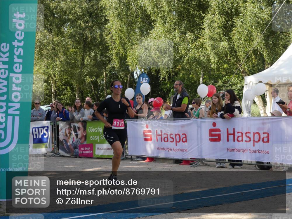 07.09.2025 - 19. Norderstedt Triathlon Zöllner http://msf.ph/oto/8769791 07.09.2025 10:49:00 Ziel 1117 meine-sportfotos.de