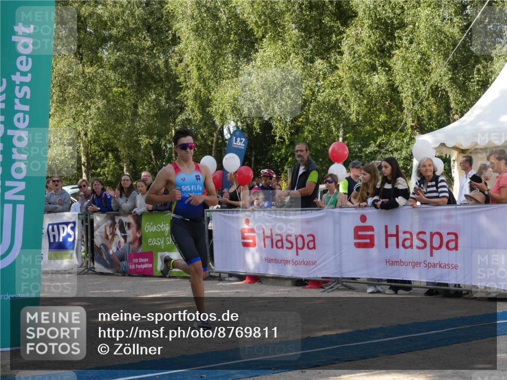 07.09.2025 - 19. Norderstedt Triathlon Zöllner http://msf.ph/oto/8769811 07.09.2025 10:49:06 Ziel 654, 1117 meine-sportfotos.de