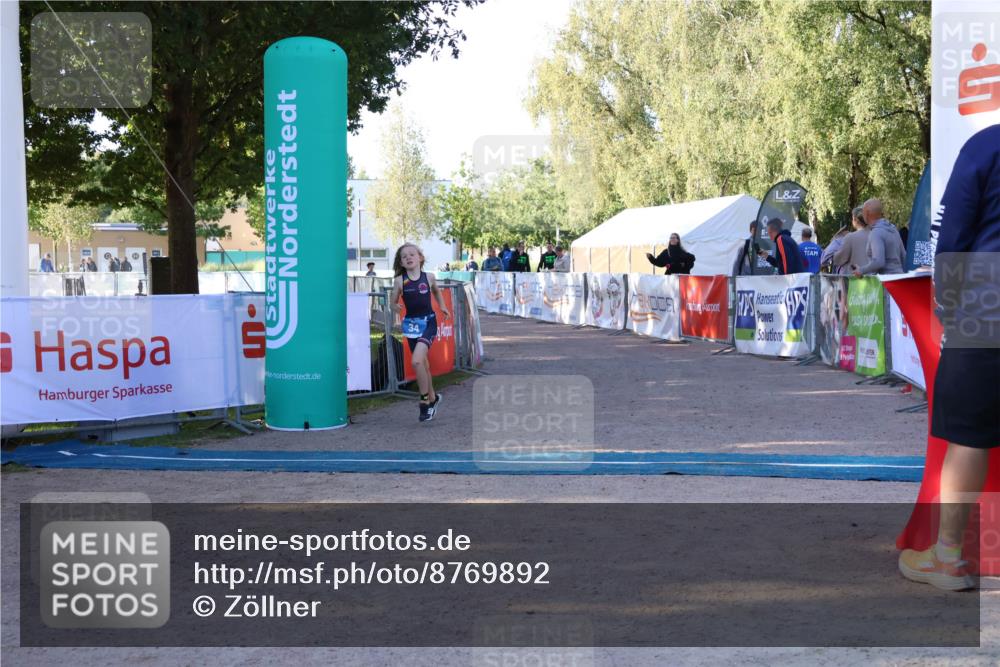 07.09.2025 - 19. Norderstedt Triathlon Zöllner http://msf.ph/oto/8769892 07.09.2025 09:15:48 Ziel 7, 17, 34 meine-sportfotos.de