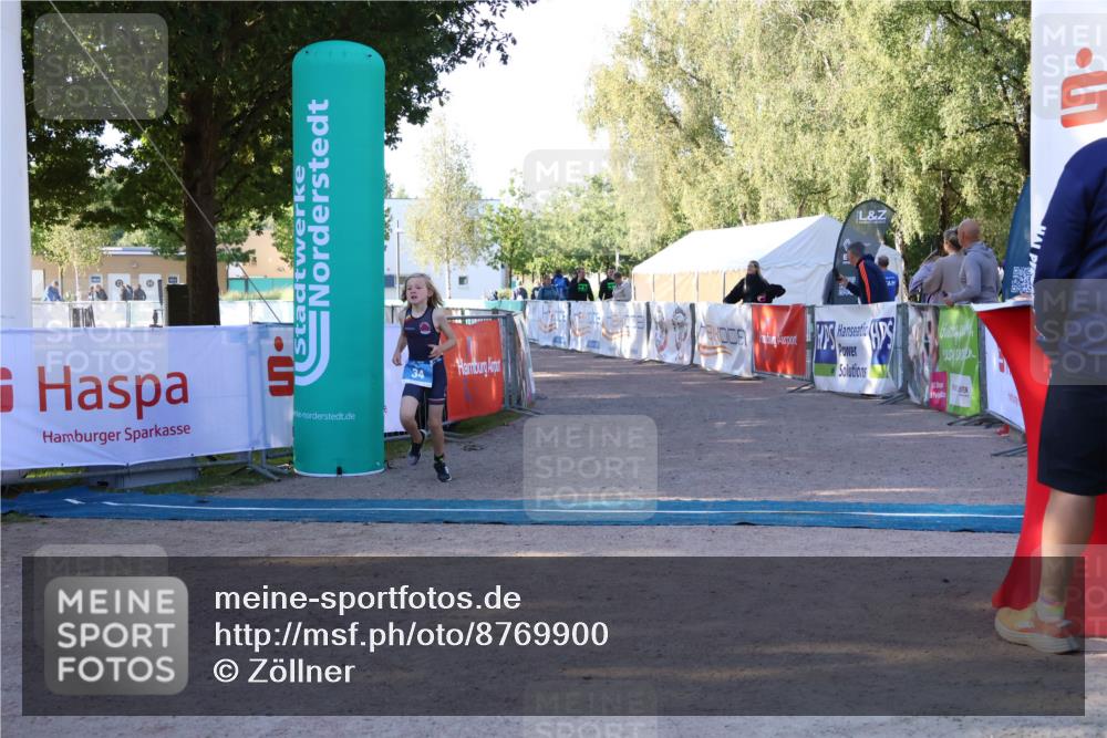 07.09.2025 - 19. Norderstedt Triathlon Zöllner http://msf.ph/oto/8769900 07.09.2025 09:15:48 Ziel 7, 17, 34 meine-sportfotos.de