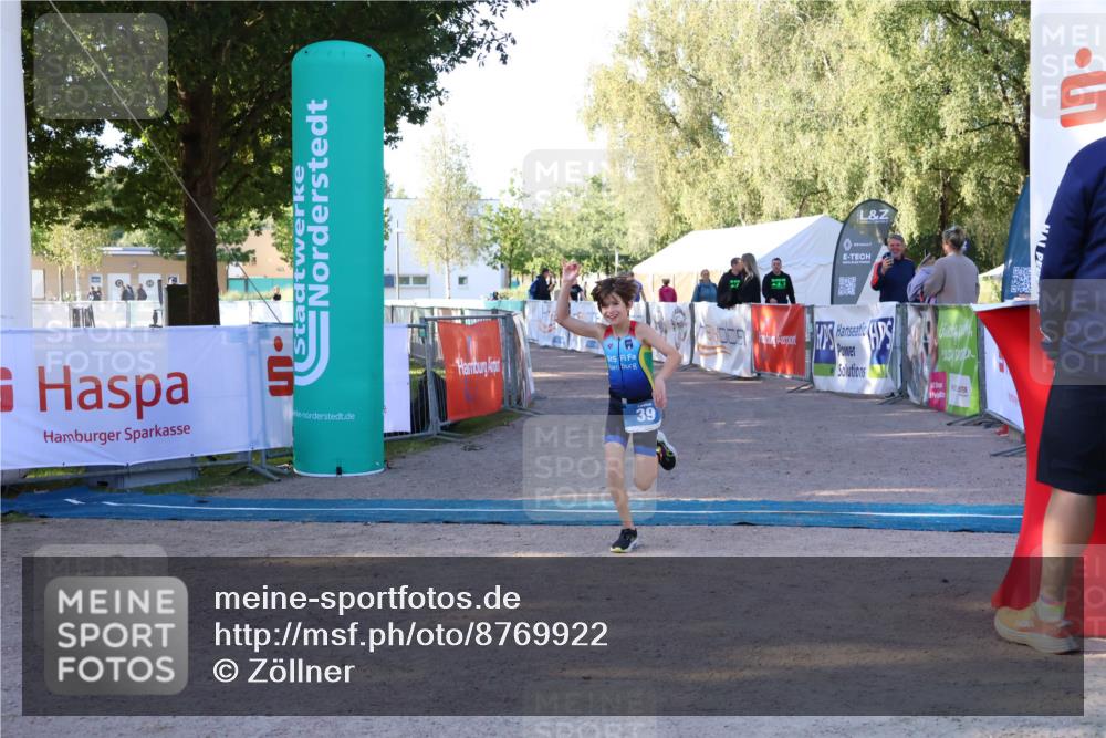 07.09.2025 - 19. Norderstedt Triathlon Zöllner http://msf.ph/oto/8769922 07.09.2025 09:15:58 Ziel 39 meine-sportfotos.de