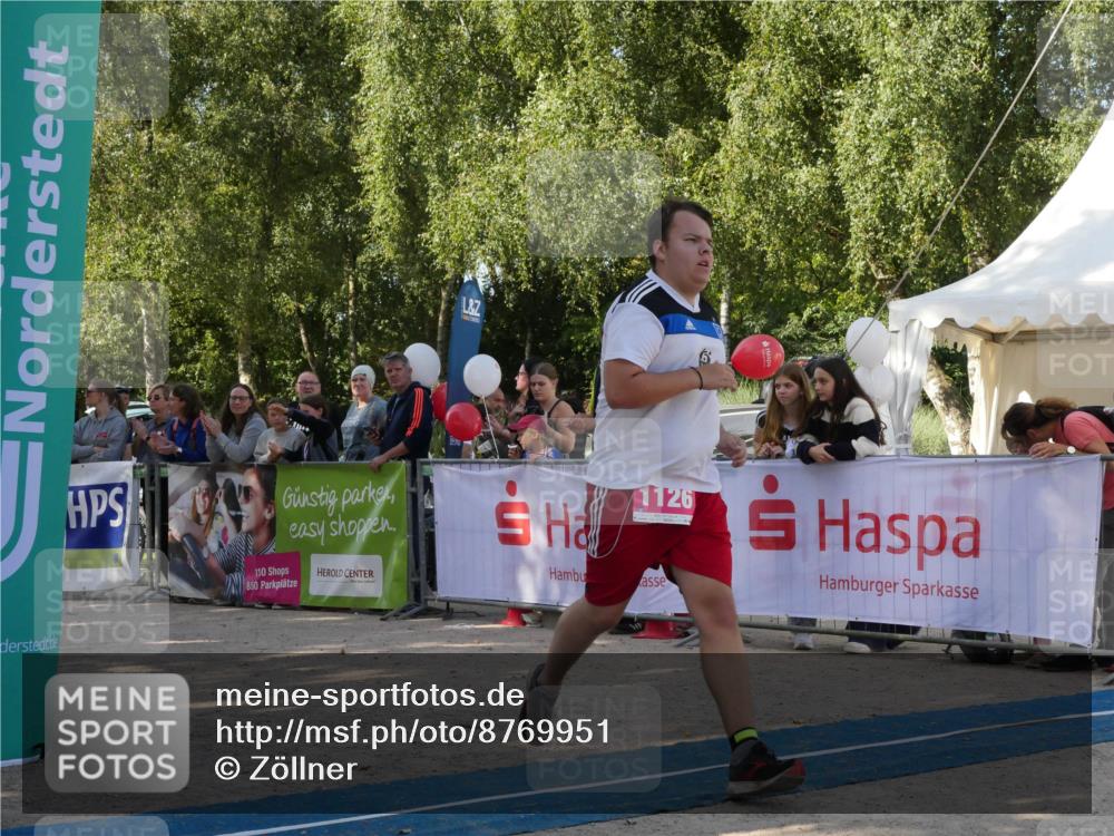 07.09.2025 - 19. Norderstedt Triathlon Zöllner http://msf.ph/oto/8769951 07.09.2025 10:51:06 Ziel 1126 meine-sportfotos.de