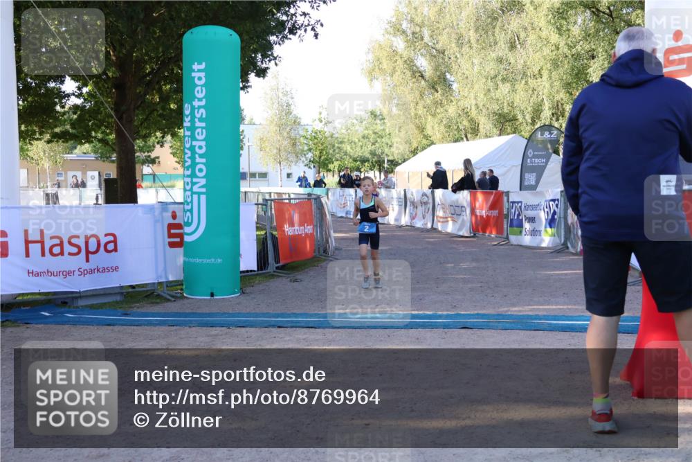 07.09.2025 - 19. Norderstedt Triathlon Zöllner http://msf.ph/oto/8769964 07.09.2025 09:16:20 Ziel 2 meine-sportfotos.de
