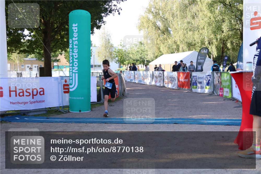 07.09.2025 - 19. Norderstedt Triathlon Zöllner http://msf.ph/oto/8770138 07.09.2025 09:17:15 Ziel 15, 36, 40 meine-sportfotos.de