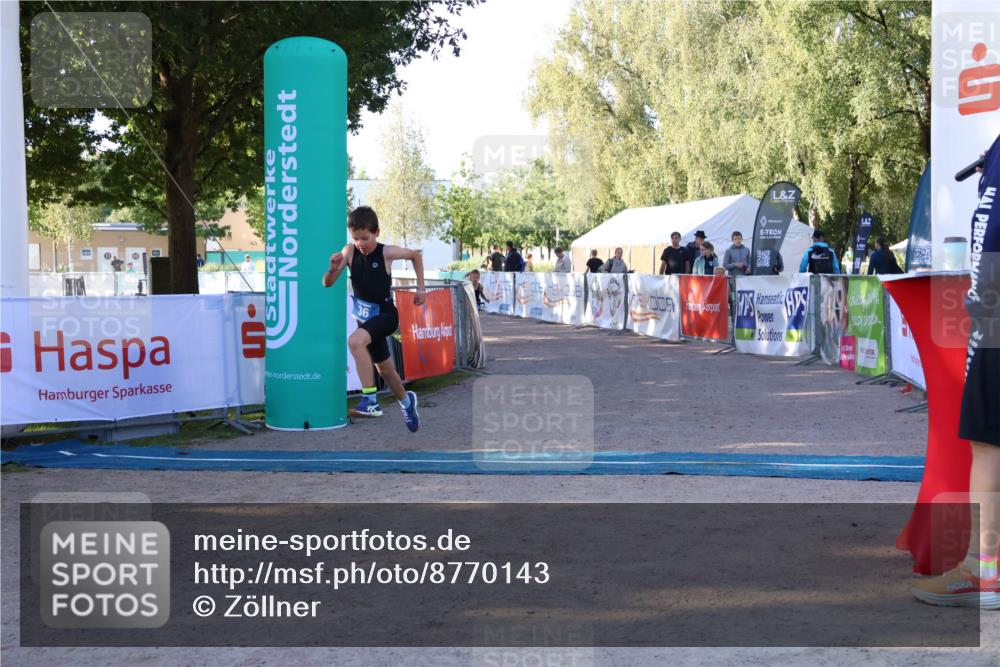 07.09.2025 - 19. Norderstedt Triathlon Zöllner http://msf.ph/oto/8770143 07.09.2025 09:17:15 Ziel 15, 36, 40 meine-sportfotos.de