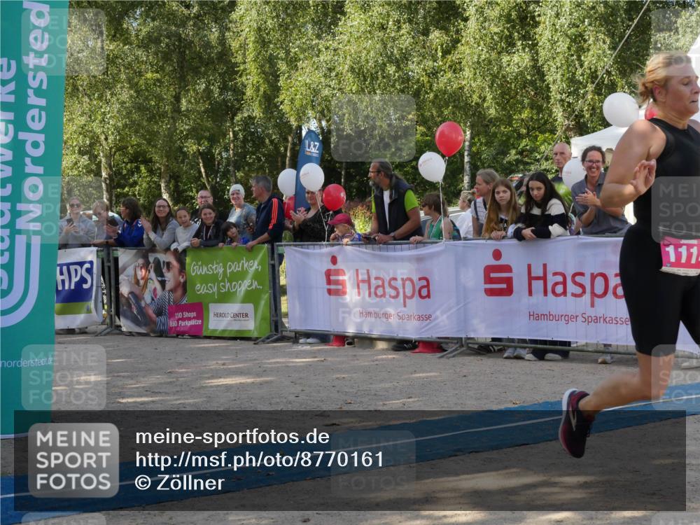 07.09.2025 - 19. Norderstedt Triathlon Zöllner http://msf.ph/oto/8770161 07.09.2025 10:52:22 Ziel 667, 1114, 1141 meine-sportfotos.de