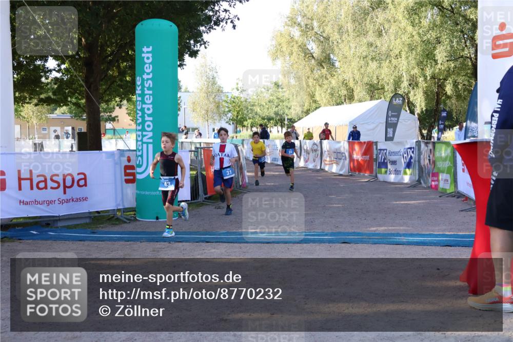 07.09.2025 - 19. Norderstedt Triathlon Zöllner http://msf.ph/oto/8770232 07.09.2025 09:17:51 Ziel 24, 31, 32, 43 meine-sportfotos.de
