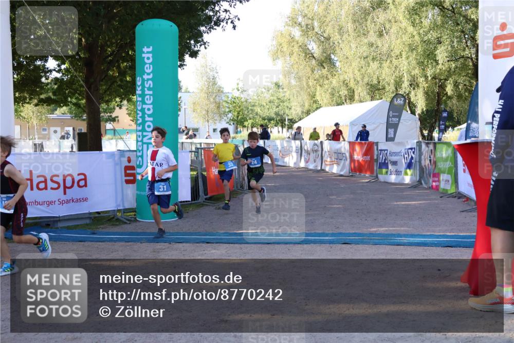 07.09.2025 - 19. Norderstedt Triathlon Zöllner http://msf.ph/oto/8770242 07.09.2025 09:17:52 Ziel 24, 31, 32, 43 meine-sportfotos.de