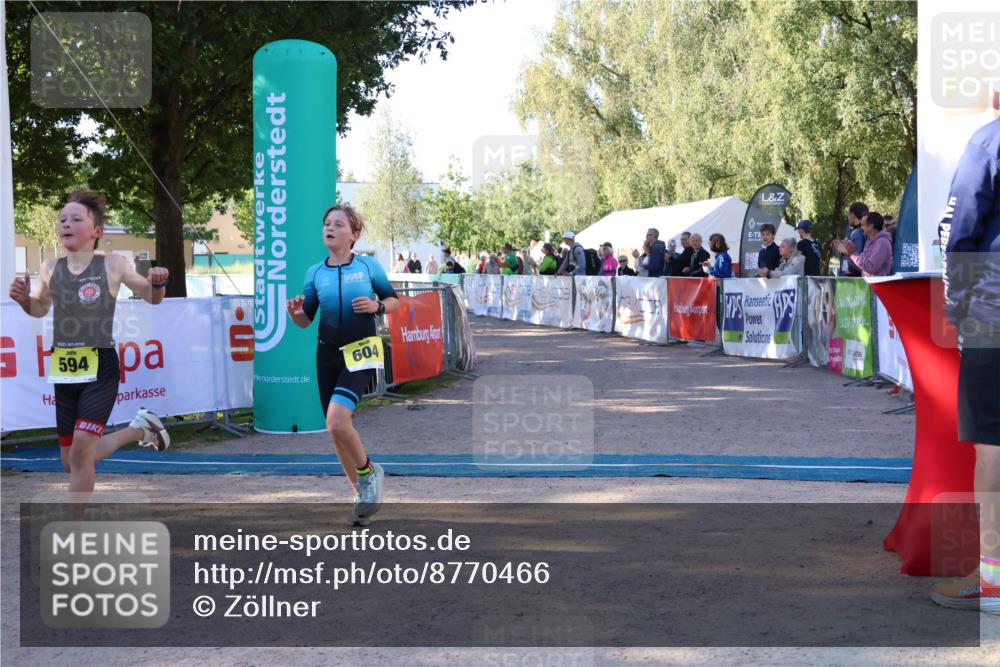 07.09.2025 - 19. Norderstedt Triathlon Zöllner http://msf.ph/oto/8770466 07.09.2025 09:45:57 Ziel 594, 595, 604 meine-sportfotos.de