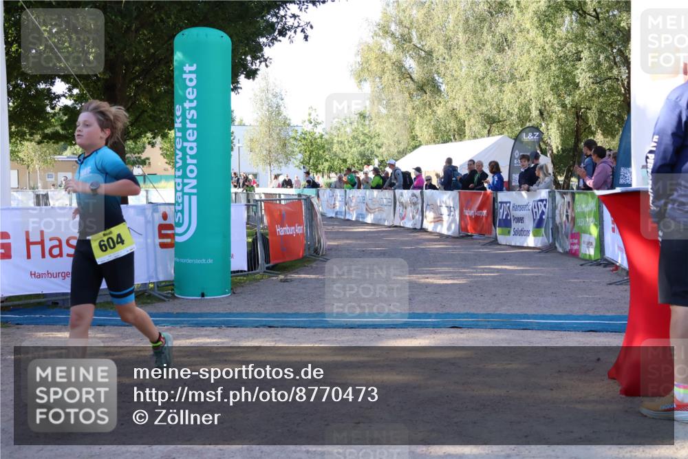 07.09.2025 - 19. Norderstedt Triathlon Zöllner http://msf.ph/oto/8770473 07.09.2025 09:45:57 Ziel 594, 595, 604 meine-sportfotos.de