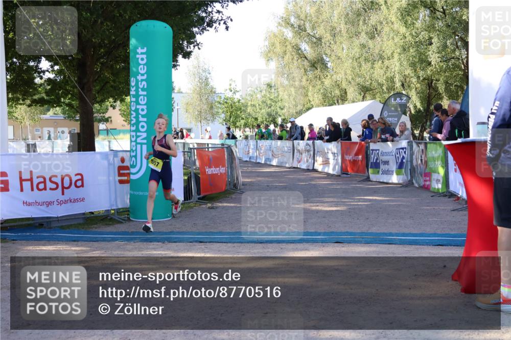 07.09.2025 - 19. Norderstedt Triathlon Zöllner http://msf.ph/oto/8770516 07.09.2025 09:46:09 Ziel 557, 600 meine-sportfotos.de