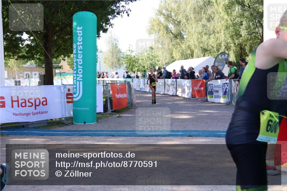 07.09.2025 - 19. Norderstedt Triathlon Zöllner http://msf.ph/oto/8770591 07.09.2025 09:46:55 Ziel 556, 570, 633 meine-sportfotos.de
