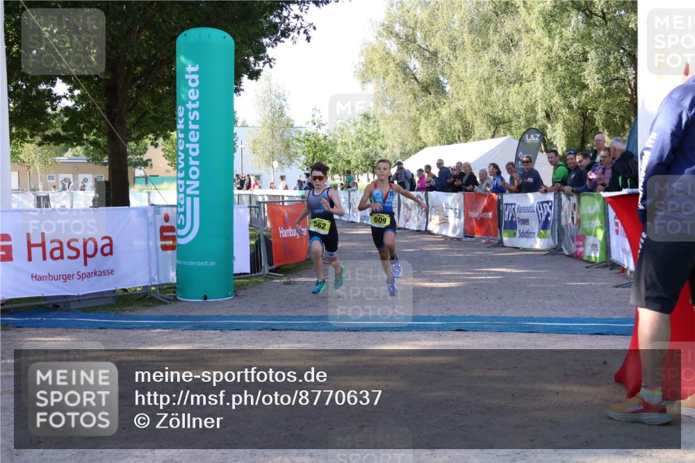 07.09.2025 - 19. Norderstedt Triathlon Zöllner http://msf.ph/oto/8770637 07.09.2025 09:47:14 Ziel 562, 609 meine-sportfotos.de