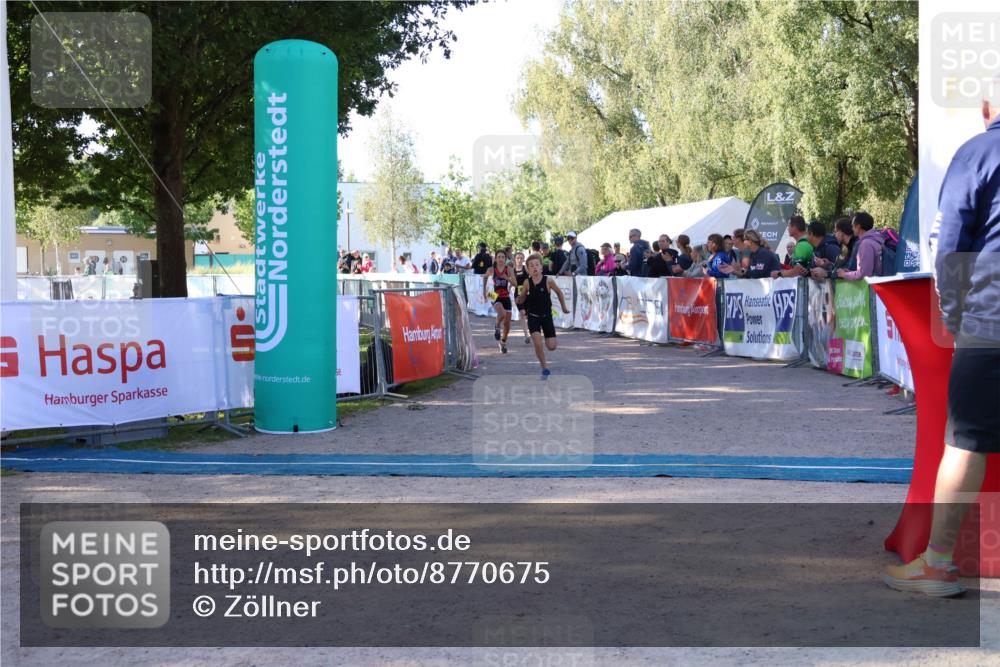 07.09.2025 - 19. Norderstedt Triathlon Zöllner http://msf.ph/oto/8770675 07.09.2025 09:47:48 Ziel 563, 601, 613 meine-sportfotos.de