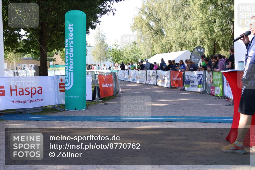 07.09.2025 - 19. Norderstedt Triathlon Zöllner http://msf.ph/oto/8770762 07.09.2025 09:48:04 Ziel 587, 591 meine-sportfotos.de