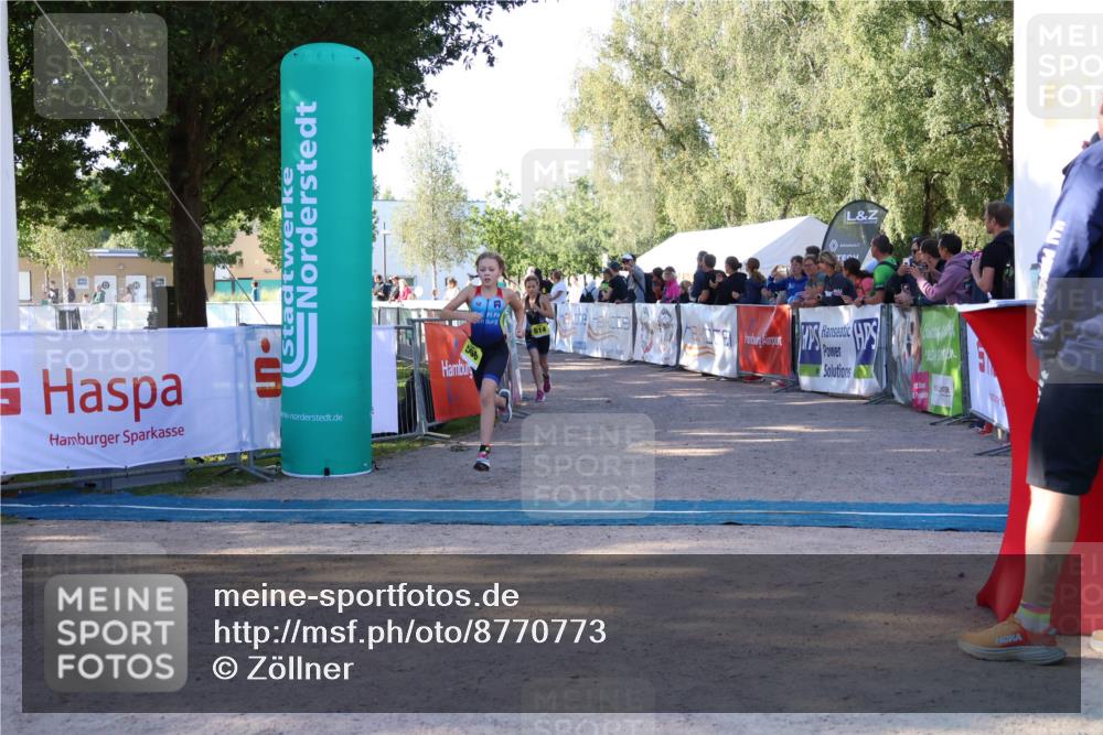 07.09.2025 - 19. Norderstedt Triathlon Zöllner http://msf.ph/oto/8770773 07.09.2025 09:48:11 Ziel 566, 614 meine-sportfotos.de