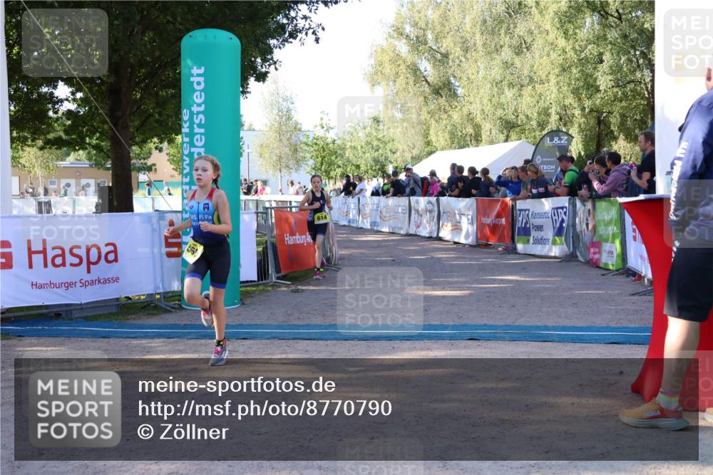 07.09.2025 - 19. Norderstedt Triathlon Zöllner http://msf.ph/oto/8770790 07.09.2025 09:48:12 Ziel 566, 614 meine-sportfotos.de