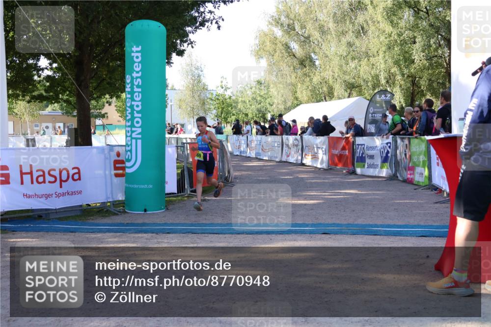 07.09.2025 - 19. Norderstedt Triathlon Zöllner http://msf.ph/oto/8770948 07.09.2025 09:48:48 Ziel 569 meine-sportfotos.de