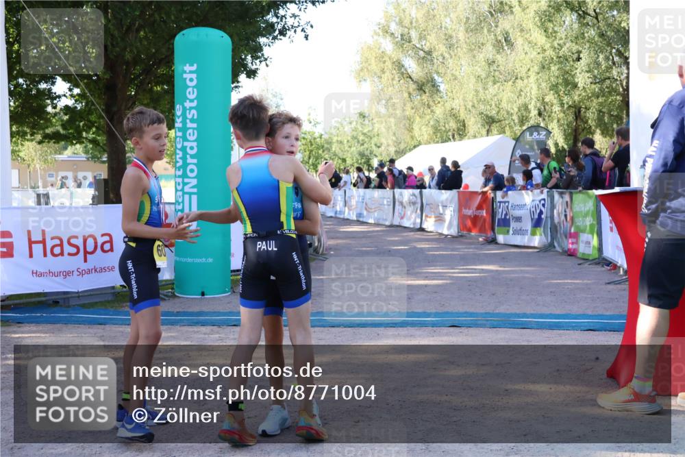 07.09.2025 - 19. Norderstedt Triathlon Zöllner http://msf.ph/oto/8771004 07.09.2025 09:48:59 Ziel 592, 629 meine-sportfotos.de