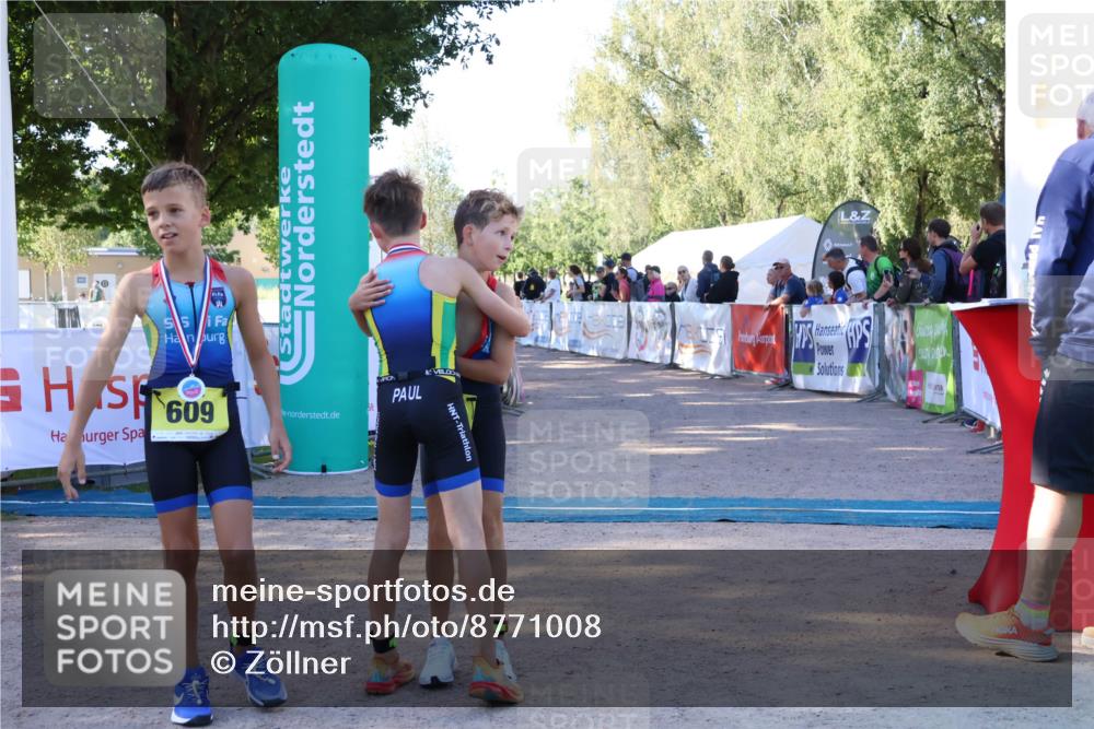 07.09.2025 - 19. Norderstedt Triathlon Zöllner http://msf.ph/oto/8771008 07.09.2025 09:49:00 Ziel 592, 629 meine-sportfotos.de