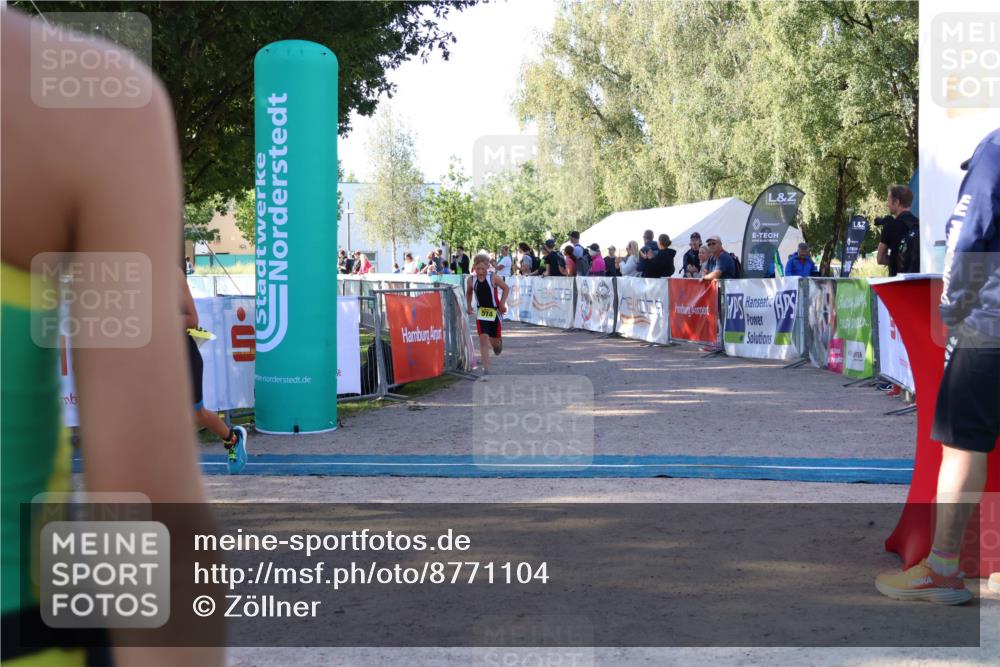 07.09.2025 - 19. Norderstedt Triathlon Zöllner http://msf.ph/oto/8771104 07.09.2025 09:49:27 Ziel 554, 567, 574 meine-sportfotos.de