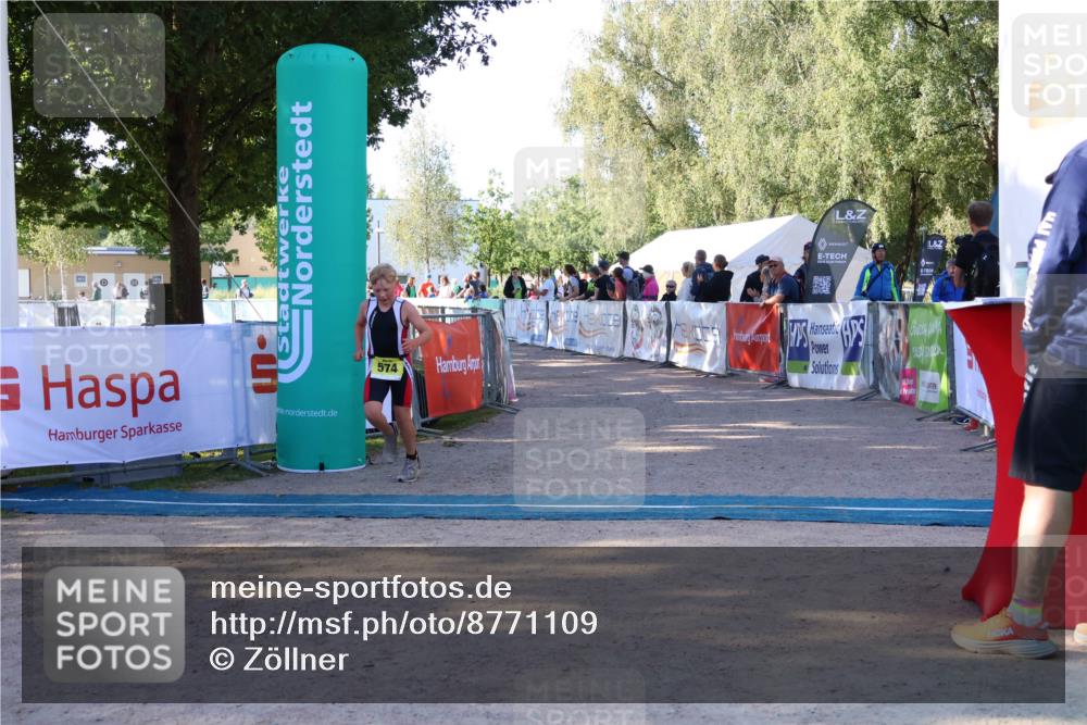 07.09.2025 - 19. Norderstedt Triathlon Zöllner http://msf.ph/oto/8771109 07.09.2025 09:49:29 Ziel 554, 567, 574 meine-sportfotos.de