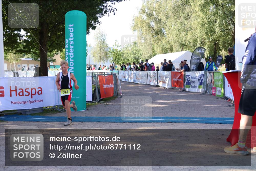 07.09.2025 - 19. Norderstedt Triathlon Zöllner http://msf.ph/oto/8771112 07.09.2025 09:49:30 Ziel 554, 567, 574 meine-sportfotos.de