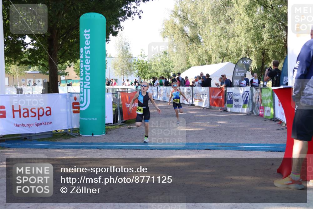 07.09.2025 - 19. Norderstedt Triathlon Zöllner http://msf.ph/oto/8771125 07.09.2025 09:49:43 Ziel 555, 624 meine-sportfotos.de