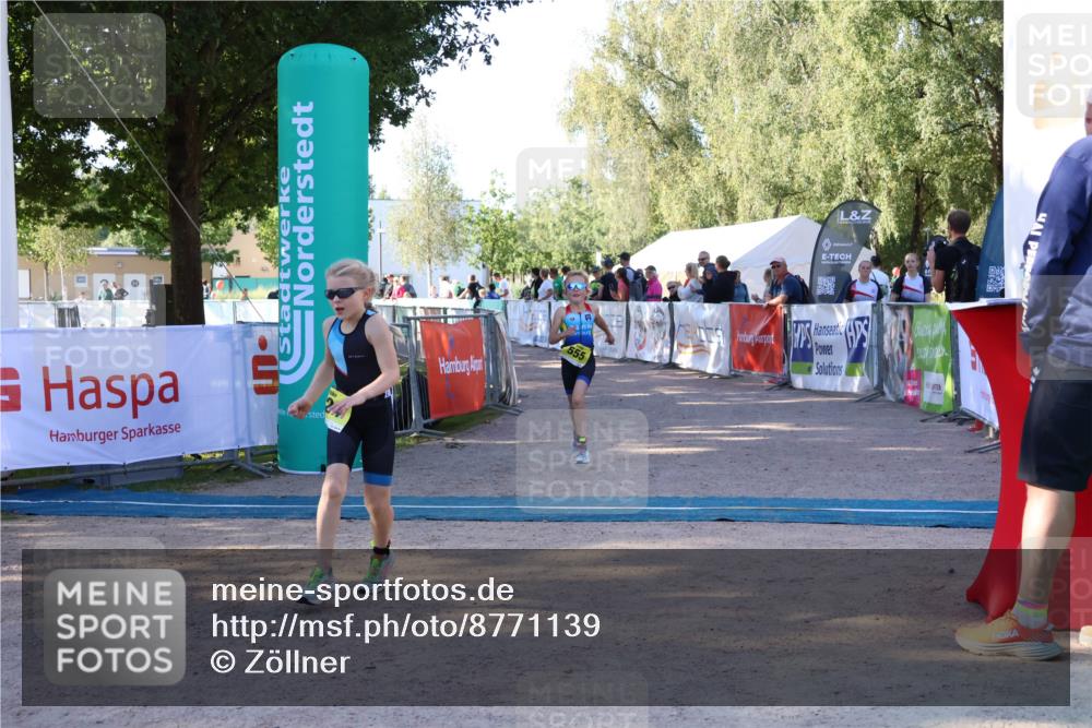 07.09.2025 - 19. Norderstedt Triathlon Zöllner http://msf.ph/oto/8771139 07.09.2025 09:49:44 Ziel 555, 624 meine-sportfotos.de
