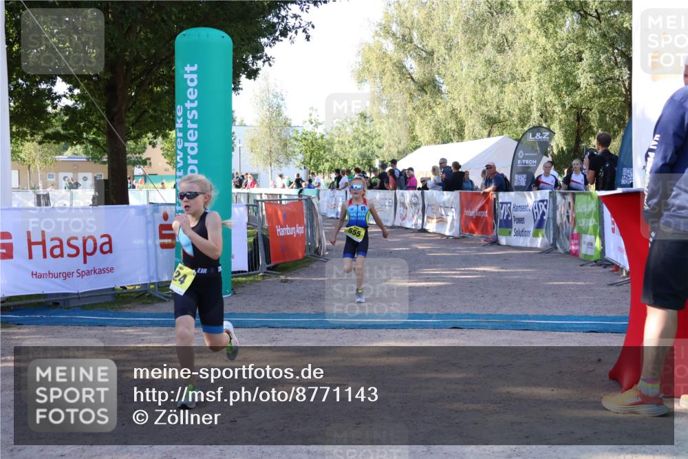 07.09.2025 - 19. Norderstedt Triathlon Zöllner http://msf.ph/oto/8771143 07.09.2025 09:49:44 Ziel 555, 624 meine-sportfotos.de