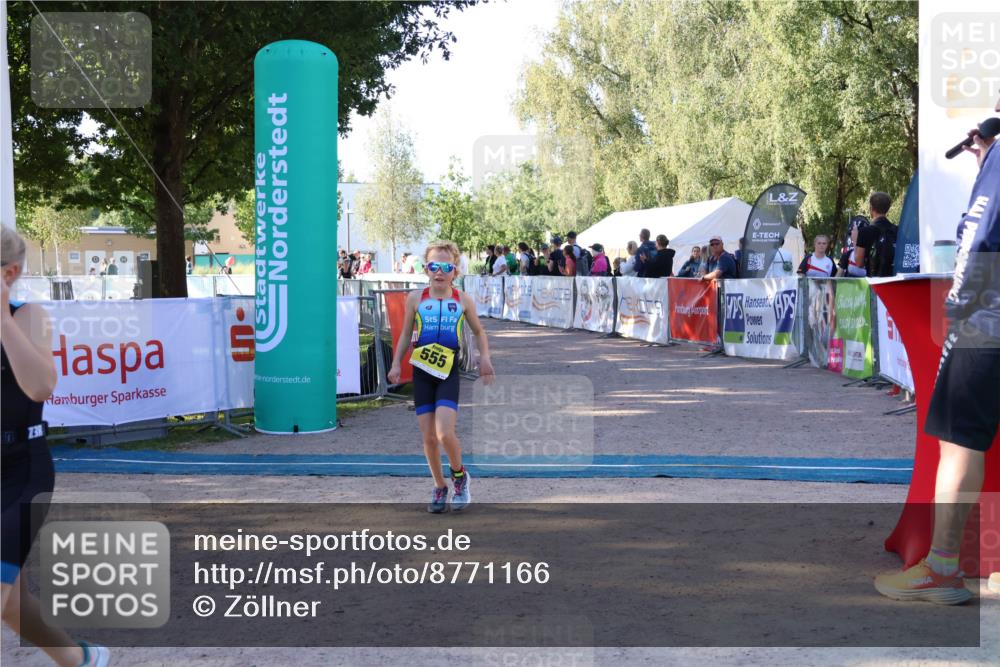 07.09.2025 - 19. Norderstedt Triathlon Zöllner http://msf.ph/oto/8771166 07.09.2025 09:49:45 Ziel 555, 624 meine-sportfotos.de