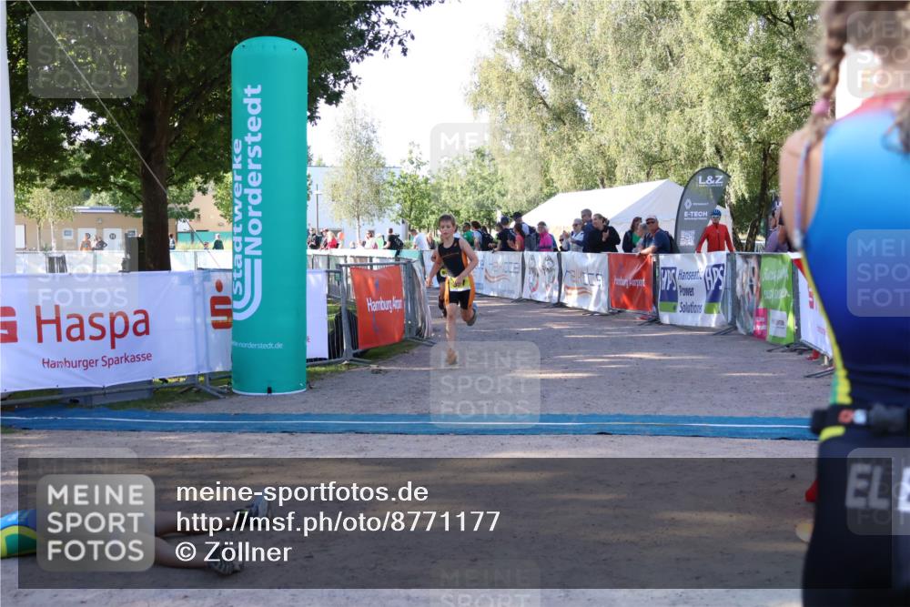 07.09.2025 - 19. Norderstedt Triathlon Zöllner http://msf.ph/oto/8771177 07.09.2025 09:49:51 Ziel 577, 618 meine-sportfotos.de