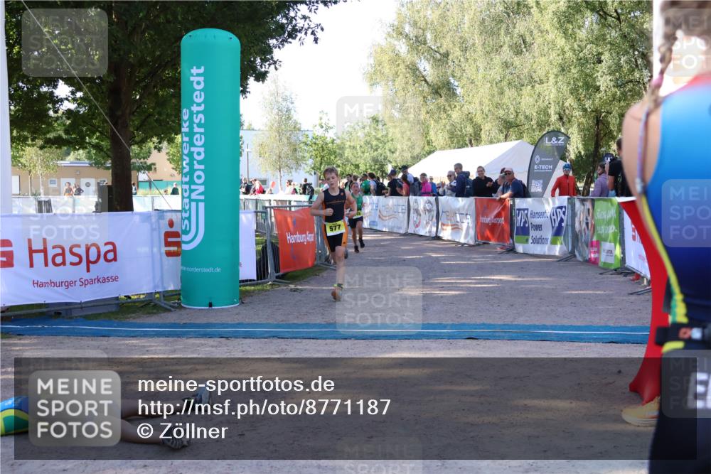 07.09.2025 - 19. Norderstedt Triathlon Zöllner http://msf.ph/oto/8771187 07.09.2025 09:49:51 Ziel 577, 618 meine-sportfotos.de