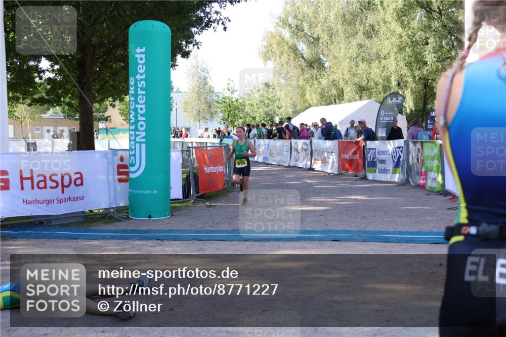 07.09.2025 - 19. Norderstedt Triathlon Zöllner http://msf.ph/oto/8771227 07.09.2025 09:49:54 Ziel 577, 618 meine-sportfotos.de