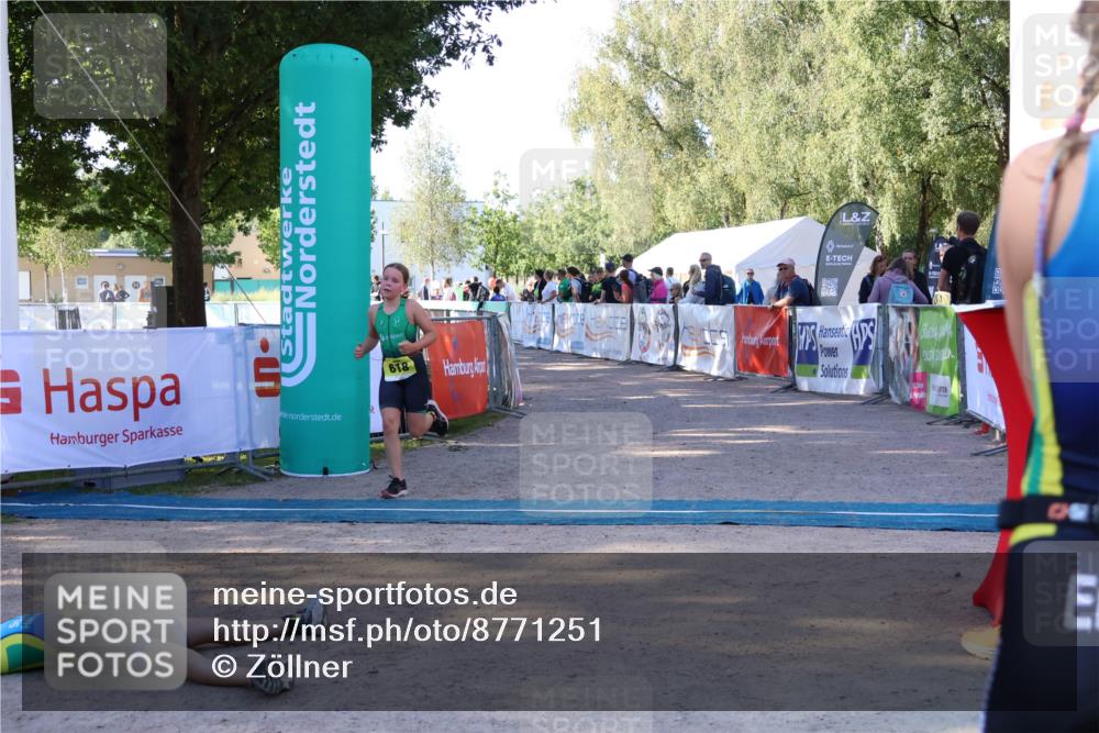 07.09.2025 - 19. Norderstedt Triathlon Zöllner http://msf.ph/oto/8771251 07.09.2025 09:49:55 Ziel 577, 618 meine-sportfotos.de