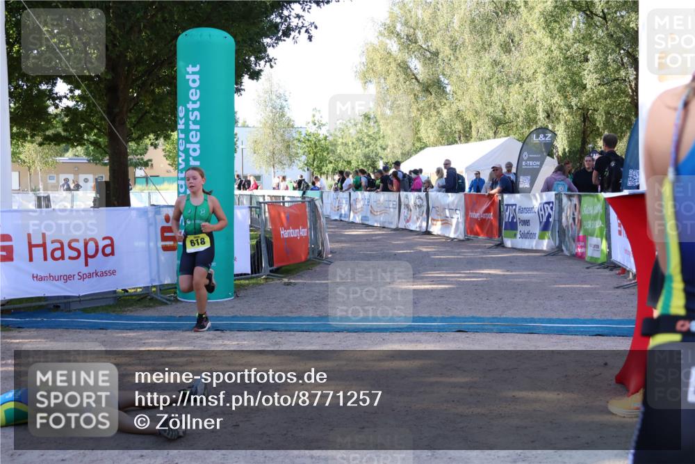 07.09.2025 - 19. Norderstedt Triathlon Zöllner http://msf.ph/oto/8771257 07.09.2025 09:49:55 Ziel 577, 618 meine-sportfotos.de