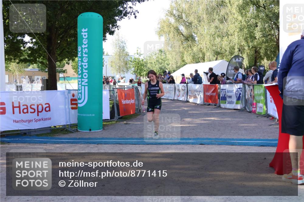 07.09.2025 - 19. Norderstedt Triathlon Zöllner http://msf.ph/oto/8771415 07.09.2025 09:51:11 Ziel 599, 622 meine-sportfotos.de