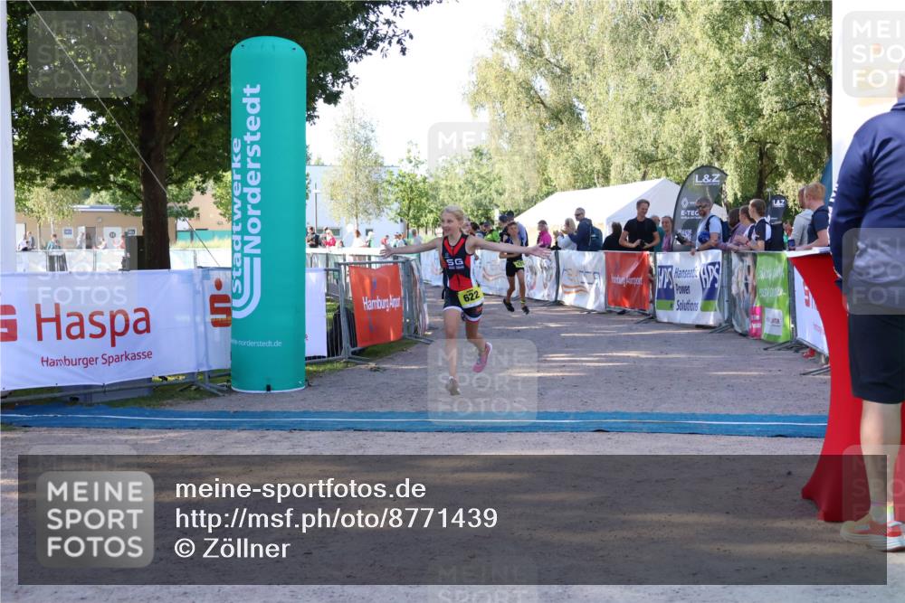 07.09.2025 - 19. Norderstedt Triathlon Zöllner http://msf.ph/oto/8771439 07.09.2025 09:51:16 Ziel 575, 599, 608, 615, 622 meine-sportfotos.de