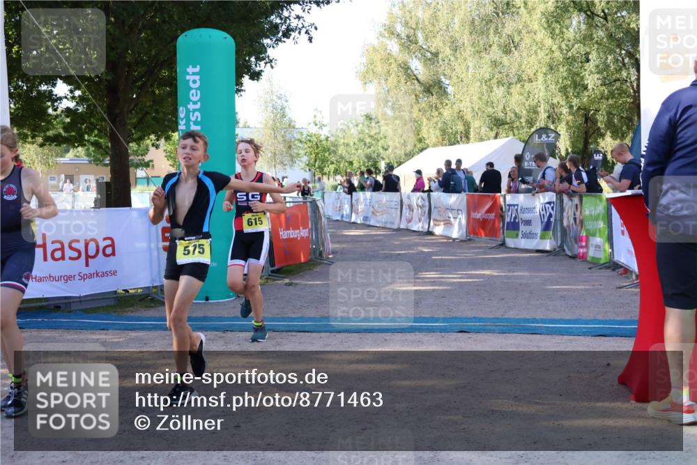 07.09.2025 - 19. Norderstedt Triathlon Zöllner http://msf.ph/oto/8771463 07.09.2025 09:51:19 Ziel 575, 608, 615, 616, 622 meine-sportfotos.de