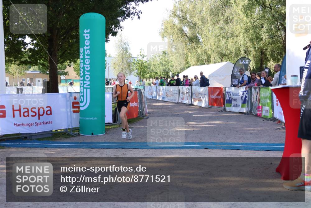 07.09.2025 - 19. Norderstedt Triathlon Zöllner http://msf.ph/oto/8771521 07.09.2025 09:51:30 Ziel 602, 606, 621 meine-sportfotos.de