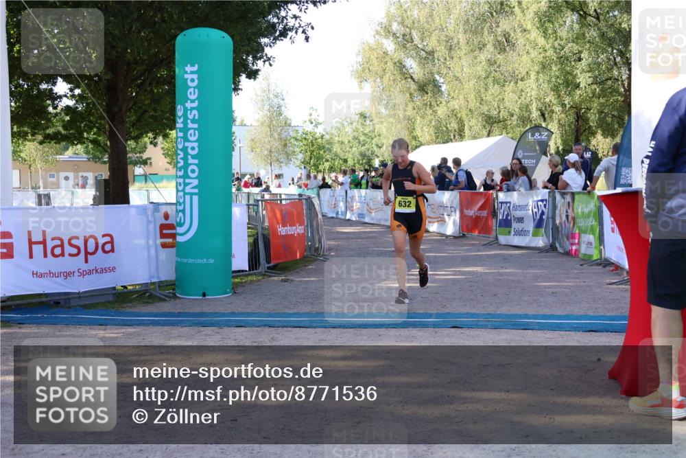 07.09.2025 - 19. Norderstedt Triathlon Zöllner http://msf.ph/oto/8771536 07.09.2025 09:52:22 Ziel 632 meine-sportfotos.de