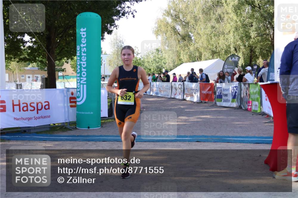 07.09.2025 - 19. Norderstedt Triathlon Zöllner http://msf.ph/oto/8771555 07.09.2025 09:52:24 Ziel 579, 580, 631, 632 meine-sportfotos.de