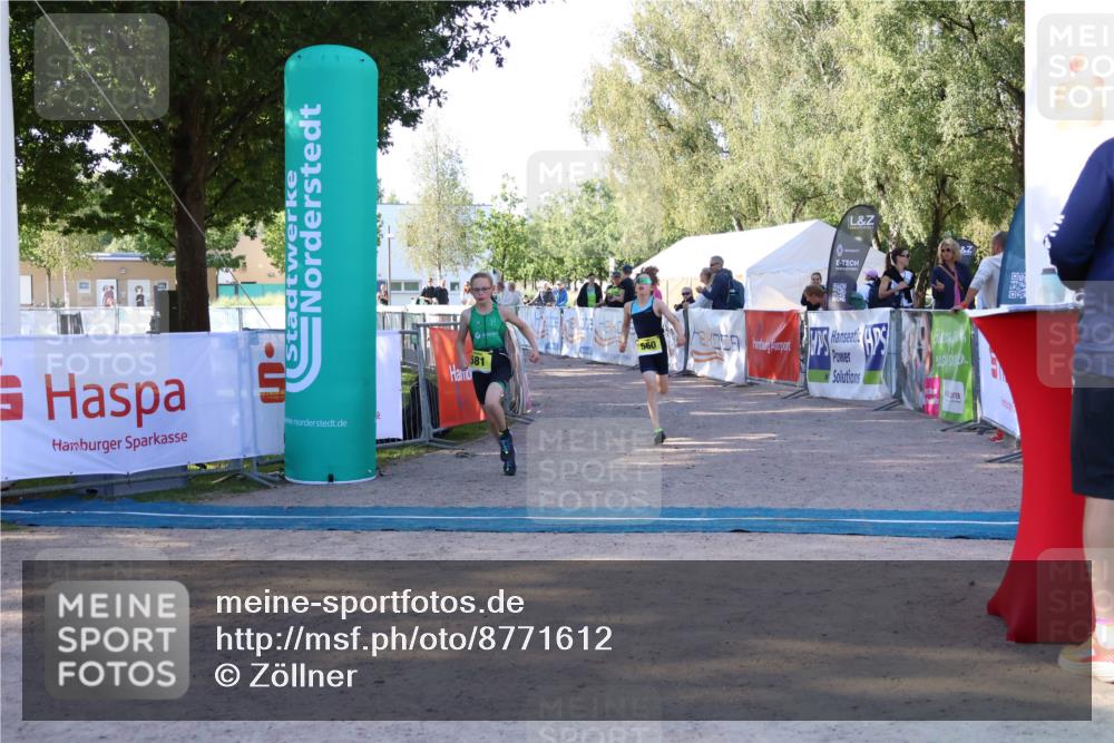 07.09.2025 - 19. Norderstedt Triathlon Zöllner http://msf.ph/oto/8771612 07.09.2025 09:53:02 Ziel 560, 581 meine-sportfotos.de