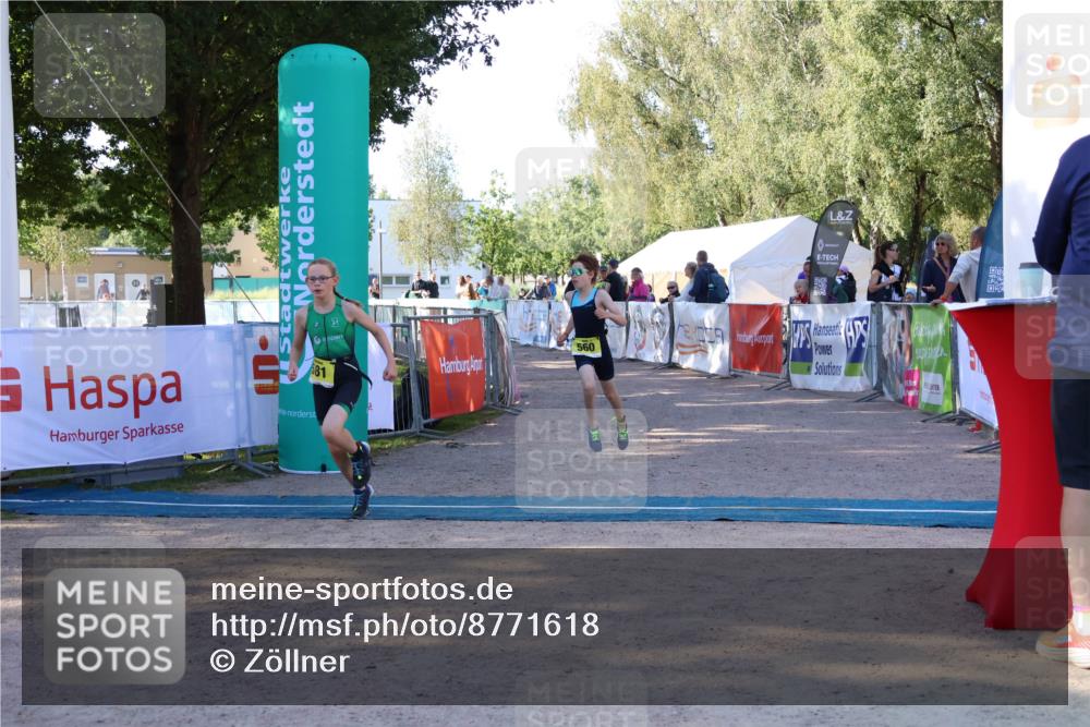 07.09.2025 - 19. Norderstedt Triathlon Zöllner http://msf.ph/oto/8771618 07.09.2025 09:53:02 Ziel 560, 581 meine-sportfotos.de