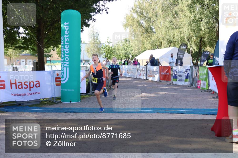 07.09.2025 - 19. Norderstedt Triathlon Zöllner http://msf.ph/oto/8771685 07.09.2025 09:53:46 Ziel 589, 610 meine-sportfotos.de