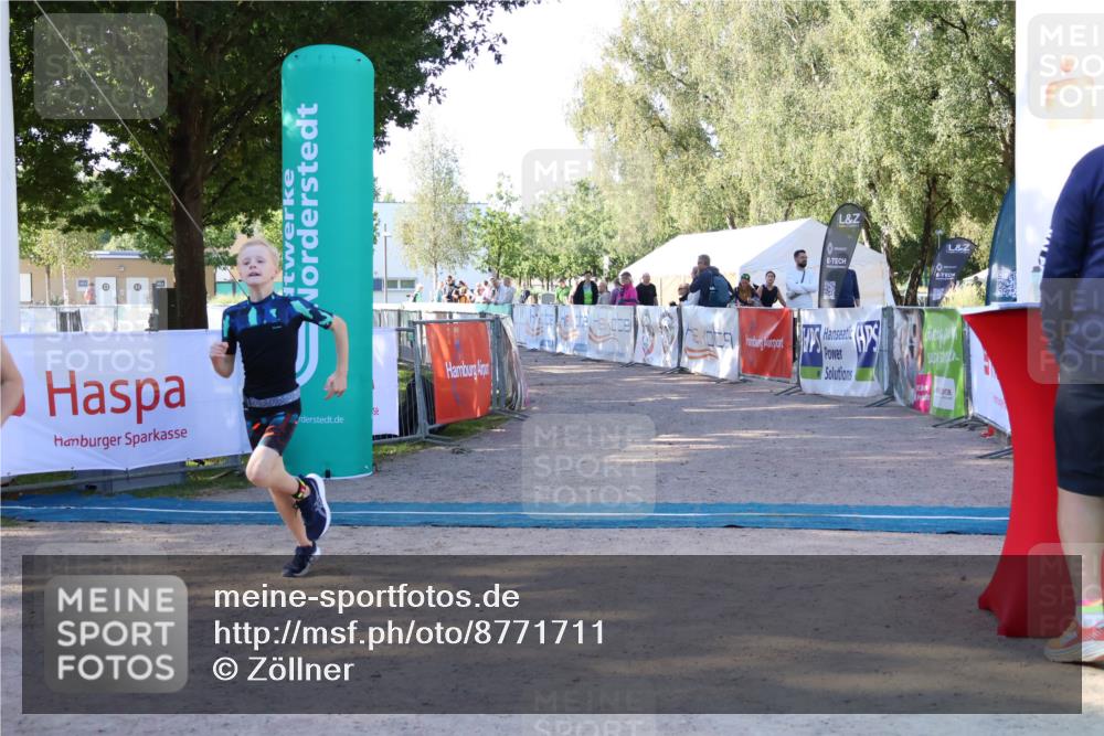 07.09.2025 - 19. Norderstedt Triathlon Zöllner http://msf.ph/oto/8771711 07.09.2025 09:53:47 Ziel 589, 610 meine-sportfotos.de
